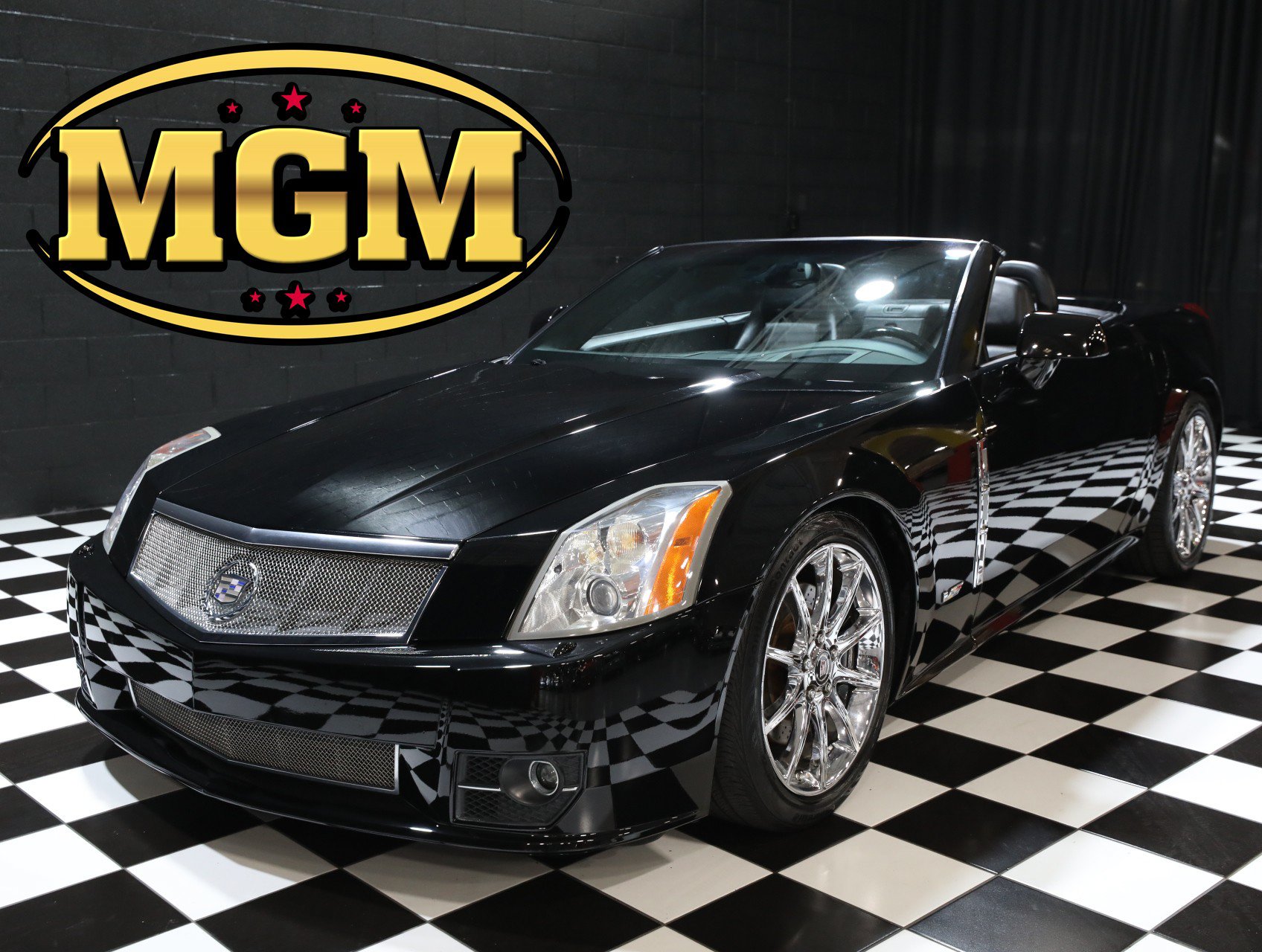 Used 2009 Cadillac XLR V RWD image 1
