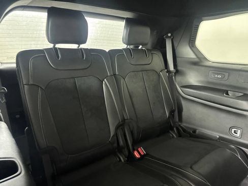 Used 2024 Jeep Grand Cherokee L Altitude AWD/4WD image 29