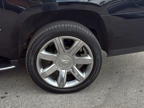 Used 2020 Cadillac Escalade ESV Luxury AWD/4WD image 3