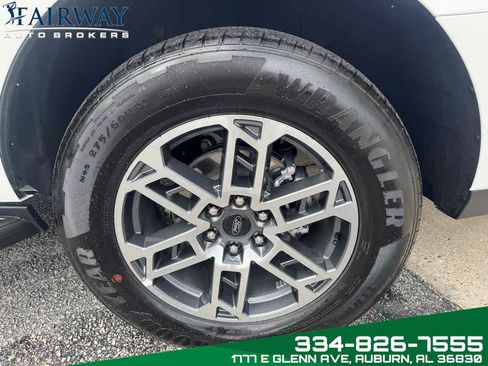 Used 2025 Ford Expedition Active image 37