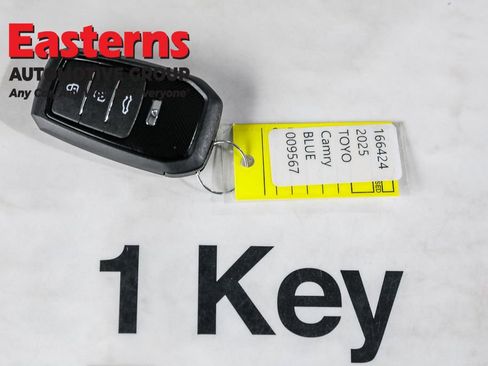 Used 2025 Toyota Camry LE w/ Convenience Package image 23