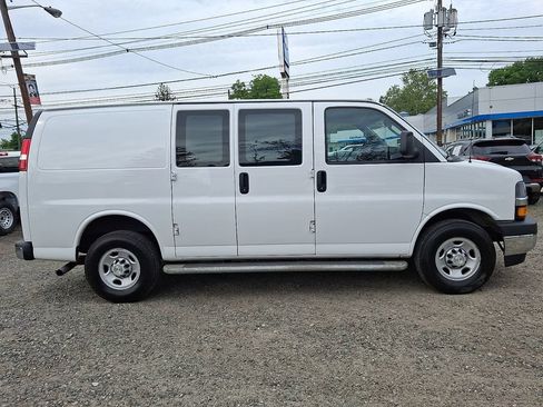 Certified 2022 Chevrolet Express 2500 w/ Driver Convenience Package RWD image 9