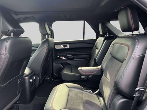 Used 2022 Ford Explorer ST-Line image 15