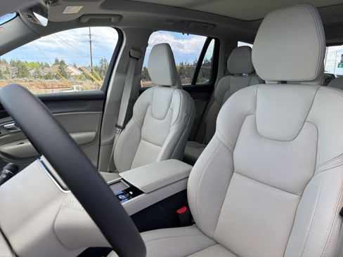New 2026 Volvo XC90 T8 Ultra w/ Protection Package Premier AWD/4WD image 19