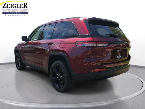 Certified 2023 Jeep Grand Cherokee Altitude AWD/4WD image 7