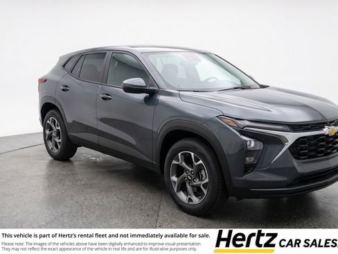 Used 2025 Chevrolet Trax LT FWD image 1