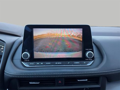 Used 2023 Nissan Rogue SV image 24