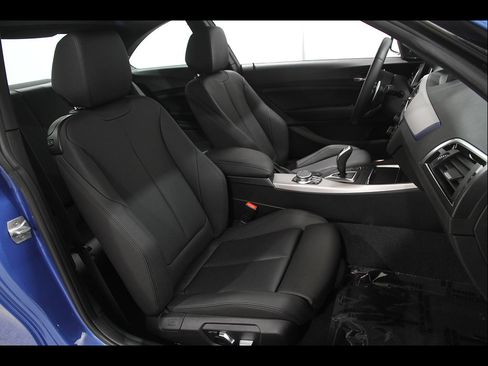 Used 2021 BMW 230i Coupe w/ M Sport Package RWD image 18
