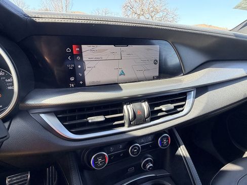 Used 2022 Alfa Romeo Stelvio Veloce image 14