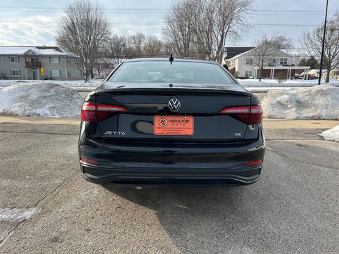 Used 2024 Volkswagen Jetta SE image 5
