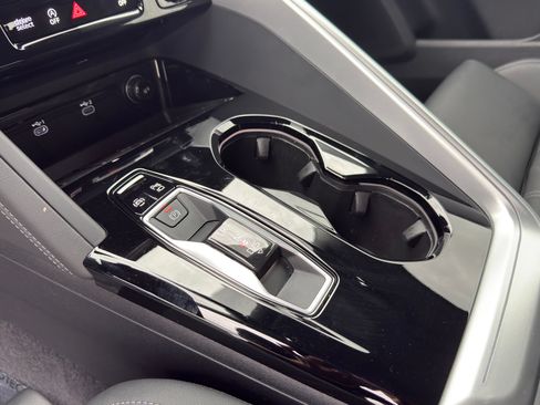 Certified 2025 Audi Q5 Premium Plus w/ Premium Plus AWD/4WD image 17