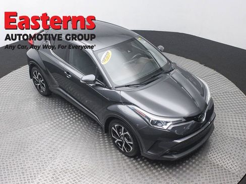Used 2019 Toyota C-HR Limited FWD image 3