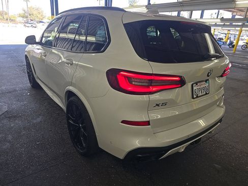 Used 2022 BMW X5 xDrive40i w/ M Sport Package AWD/4WD image 6