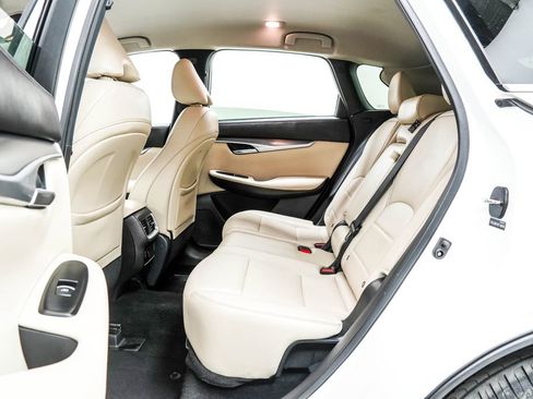 Used 2019 INFINITI QX50 Pure FWD image 18