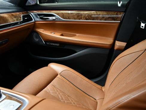 Used 2018 BMW ALPINA B7 xDrive image 36