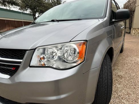 Used 2017 Dodge Grand Caravan SE w/ Power Window Group image 3
