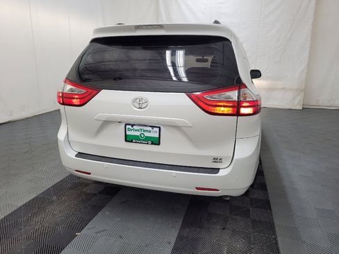 Used 2017 Toyota Sienna XLE w/ XLE Navigation Package AWD/4WD image 7