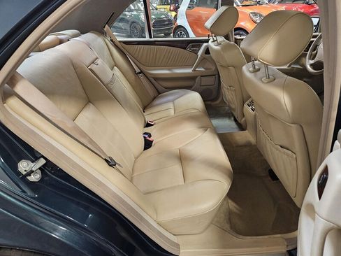 Used 1998 Mercedes-Benz E 320 Sedan image 40