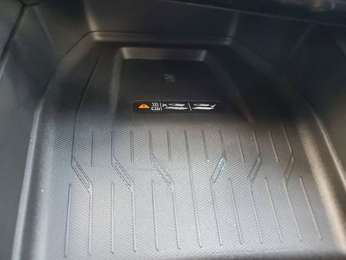 New 2026 Chevrolet Equinox EV LT image 25