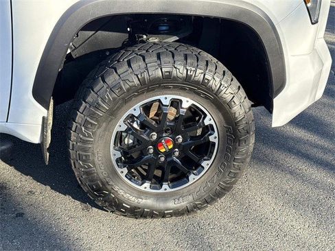 Used 2025 Toyota Tundra Limited image 7