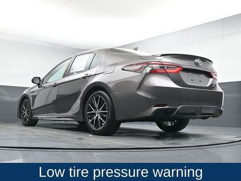 Used 2022 Toyota Camry SE w/ Convenience Package FWD image 30