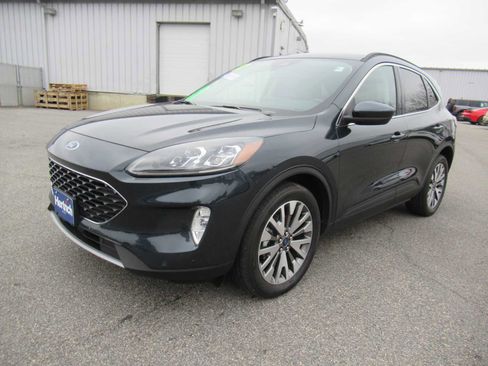 Used 2022 Ford Escape Titanium image 1