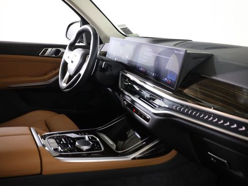 Used 2025 BMW X7 xDrive40i AWD/4WD image 71