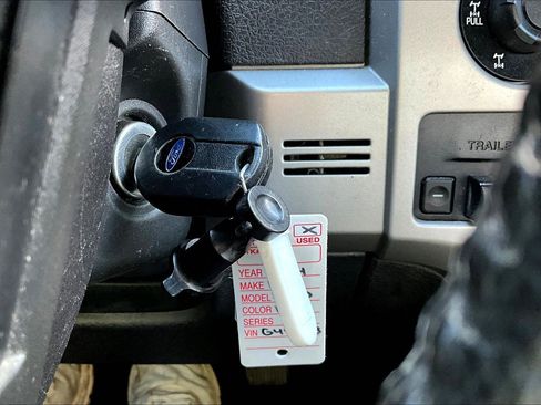 Used 2014 Ford F150 FX4 w/ Equipment Group 402A Luxury image 13