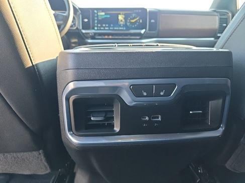 Used 2022 Chevrolet Silverado 1500 High Country image 14