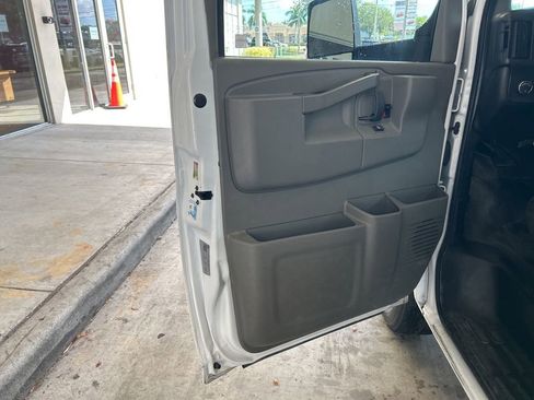 Used 2023 GMC Savana 3500 w/ Power Convenience Package image 28