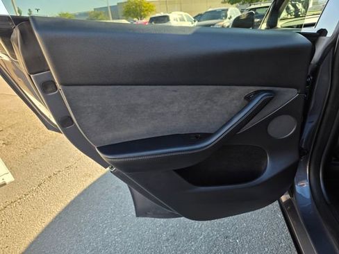 Used 2023 Tesla Model Y Long Range image 18