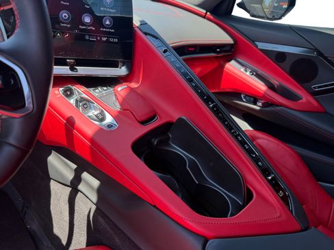 Used 2023 Chevrolet Corvette Stingray Premium Conv w/ Z51 Performance Package RWD image 13