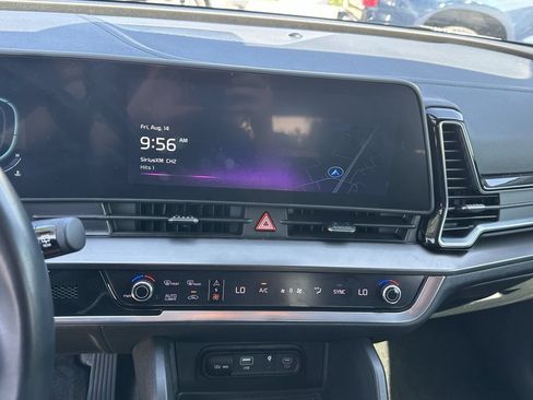Used 2025 Kia Sportage EX FWD image 25