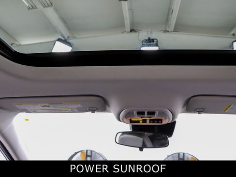 Used 2024 Chevrolet Trax LT w/ Sunroof Package FWD image 20