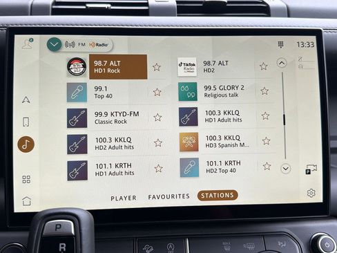 New 2026 Land Rover Defender 130 X-Dynamic SE image 23