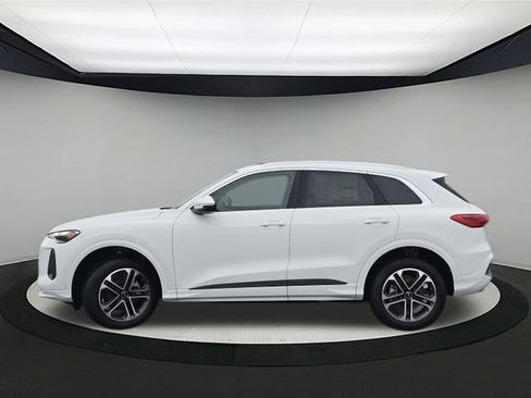 New 2025 Audi Q5 Premium image 4