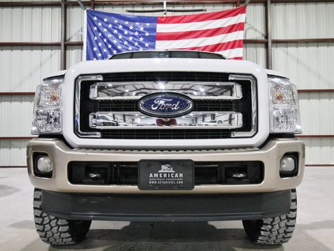 Used 2011 Ford F250 King Ranch w/ King Ranch w/Chrome Pkg image 2