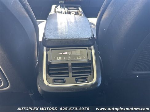 Used 2016 Volvo XC90 T6 Momentum w/ Momentum Plus Package image 19