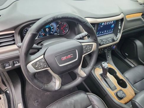 Used 2017 GMC Acadia Denali w/ Technology Package image 10