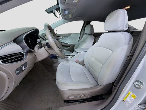 Used 2018 Chevrolet Malibu LT FWD image 19