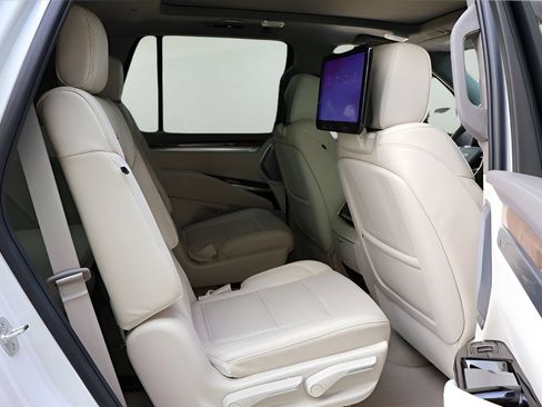 Certified 2025 Cadillac Escalade Sport Platinum AWD/4WD image 21