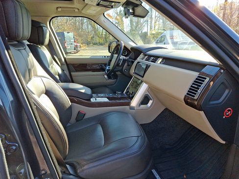 Used 2019 Land Rover Range Rover Autobiography image 11