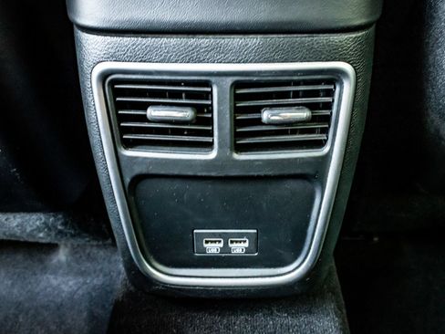 Used 2019 Dodge Charger SXT AWD/4WD image 14