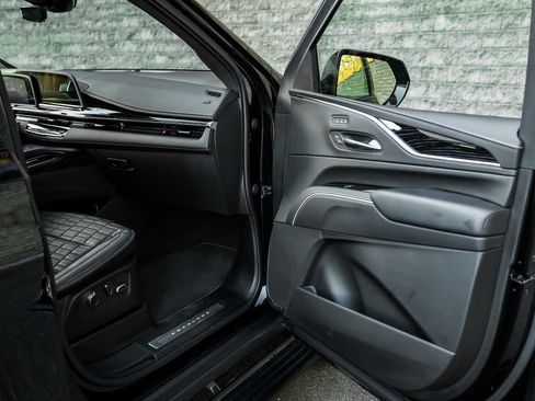 Used 2023 Cadillac Escalade ESV V image 14