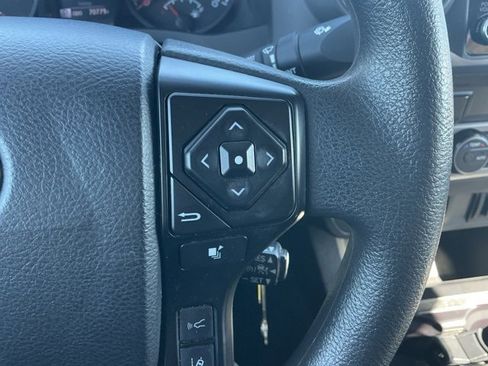 Used 2022 Toyota Tacoma SR image 14