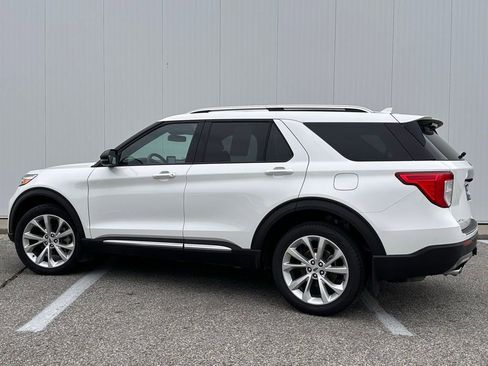 Certified 2023 Ford Explorer Platinum w/ Technology Package AWD/4WD image 3