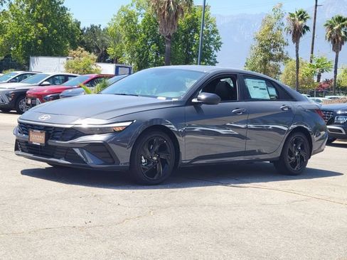 New 2026 Hyundai Elantra SEL Sport FWD image 2