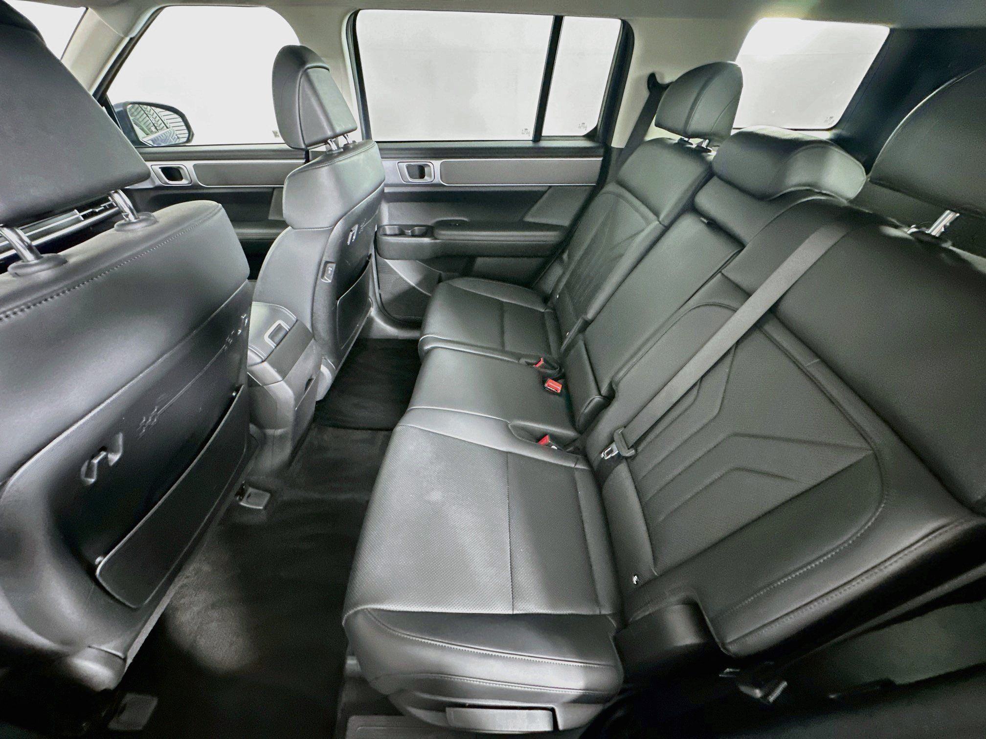 Used 2026 Hyundai Santa Fe SEL FWD image 27