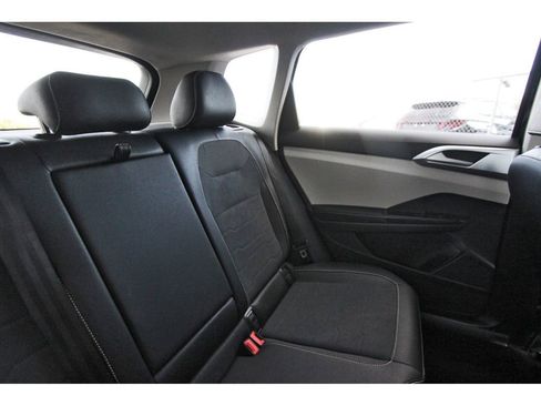 Used 2025 Volkswagen Taos SE image 13