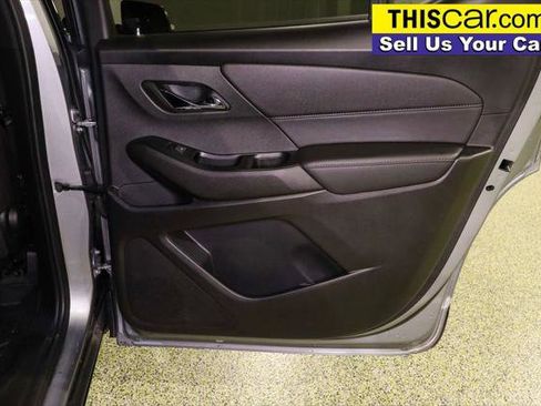 Used 2023 Chevrolet Traverse LT image 28